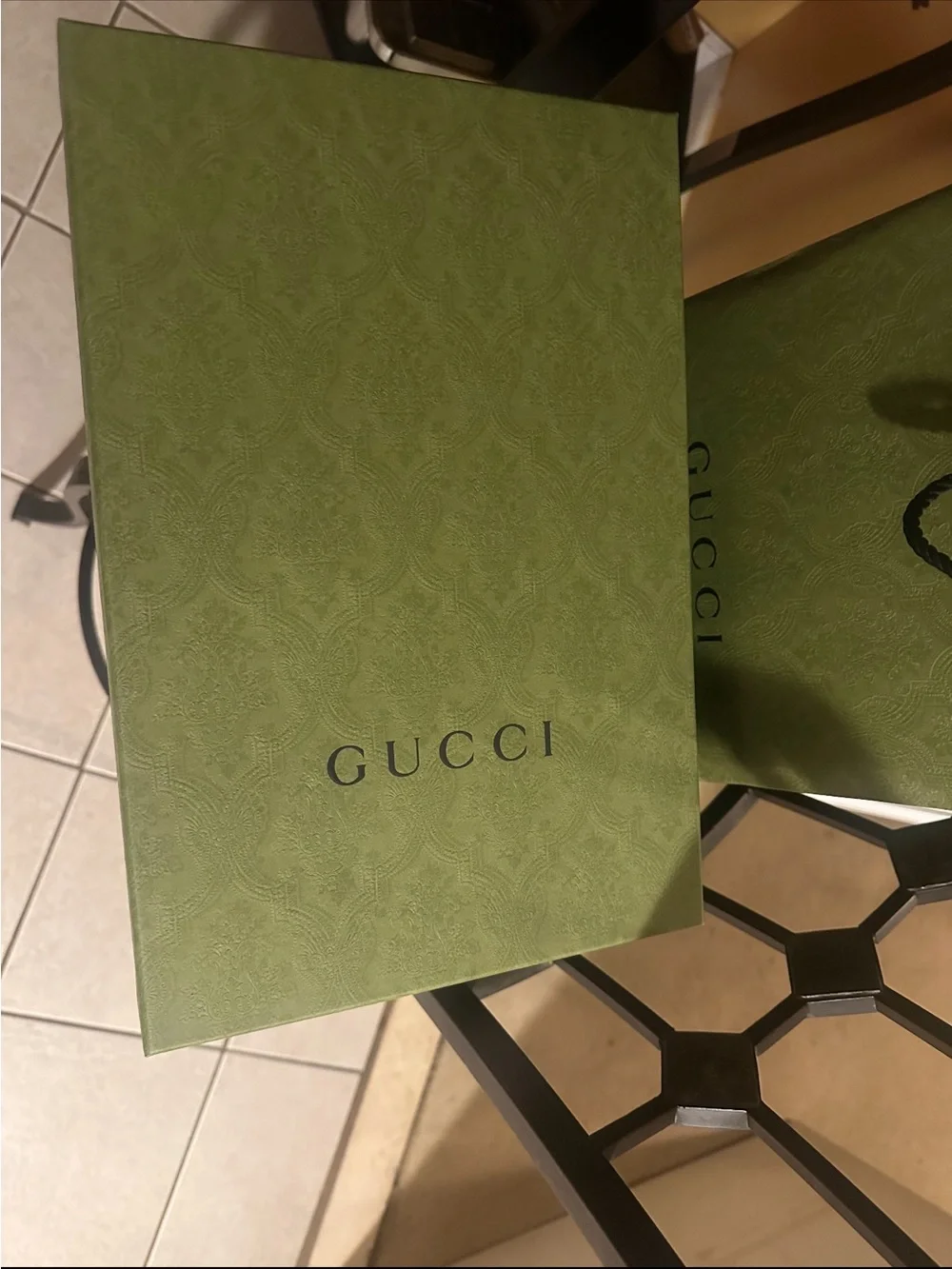 Gucci Men’s Black Leather Low-Top Sneakers